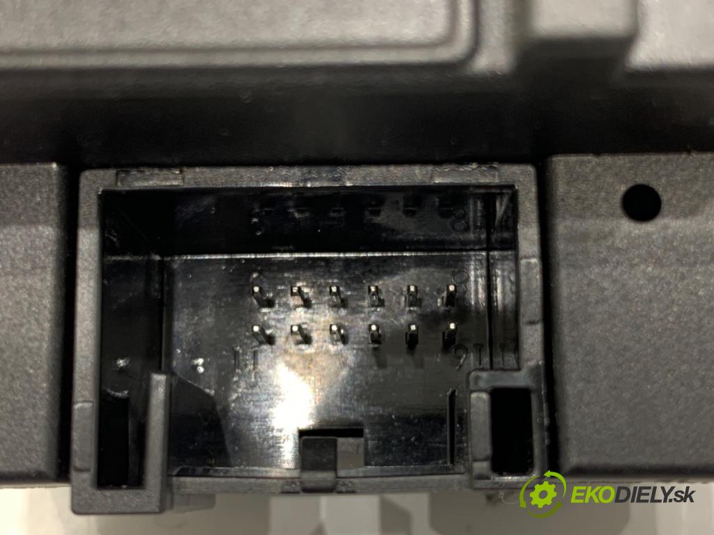 AUDI A5 8T coupe 2011 155 kW 2.0 TFSI 1984 spinačka 8K0909131D (Spínacia skrinka)