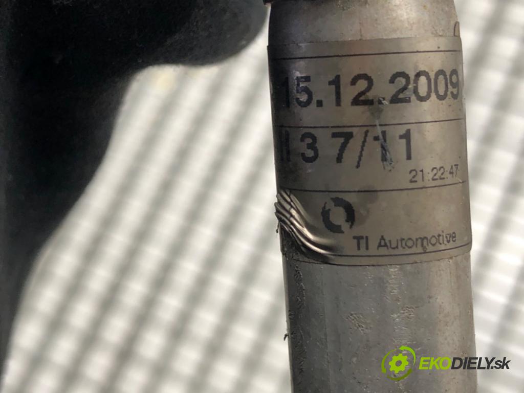 AUDI A5 8T coupe 2011 155 kW 2.0 TFSI 1984 rúrka klimatizácie 8K0260707AC (Rúrka klimatizácie)