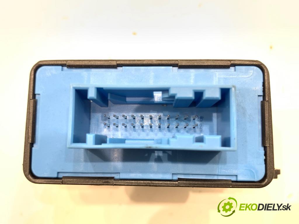 AUDI A5 8T coupe 2011 155 kW 2.0 TFSI 1984 Modul svetiel 8H0907357C (Riadiaca jednotka ostatné)