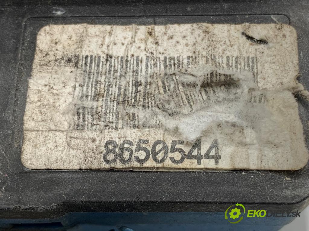 VOLVO S80 I sedan 2001 103 kW 2.4 2435 zámok dveře levý přední část 8650544