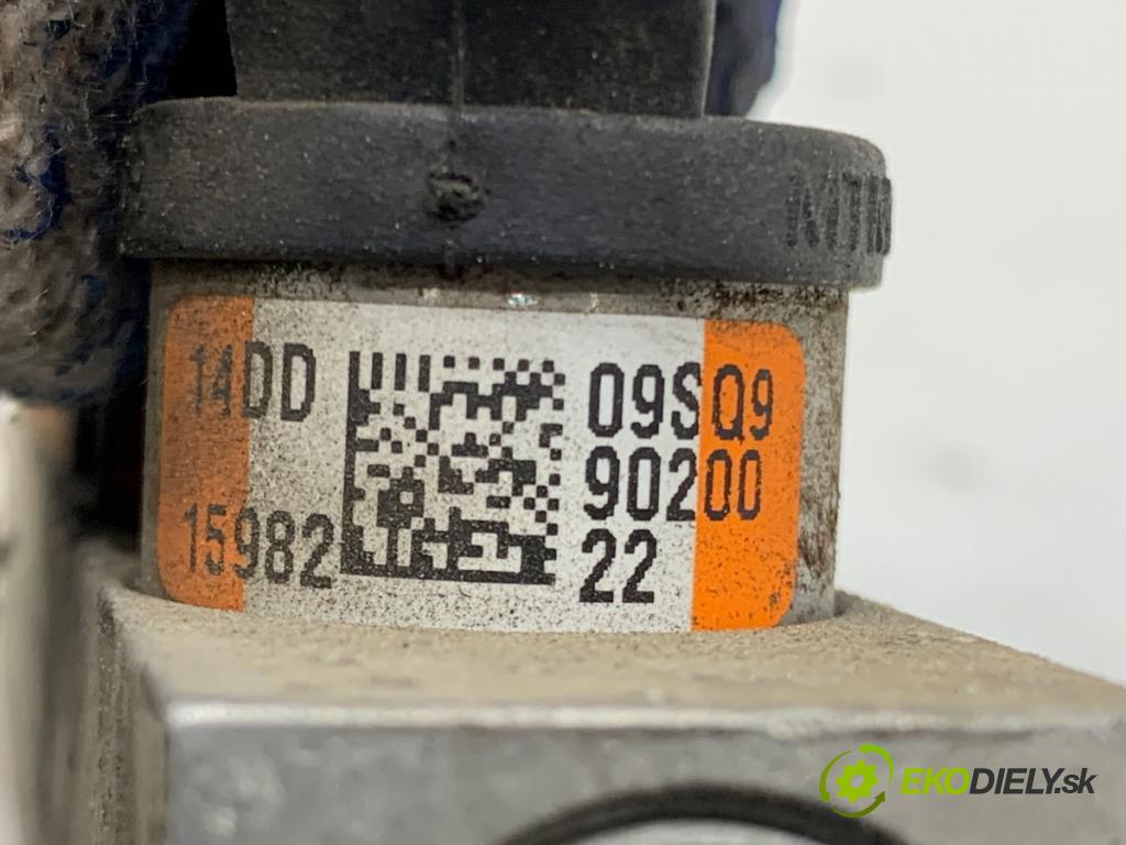 VOLVO S80 I sedan 2001 103 kW 2.4 2435 vstrekovač LPG