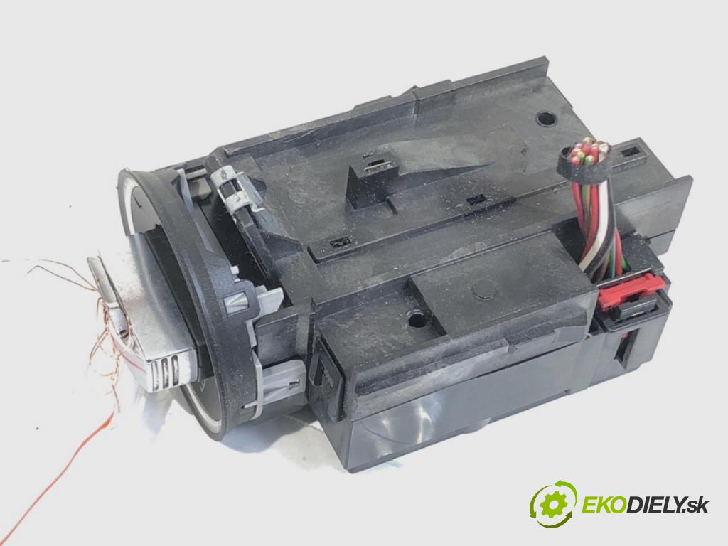 VW PASSAT CC B6 coupe 2008 125 kW 2.0 TDI 1968 spinačka 3C0905843R (Spínacia skrinka)