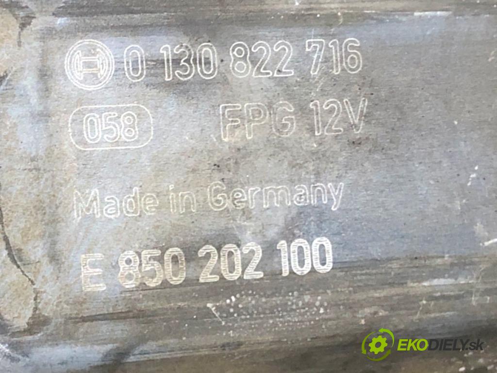 AUDI A3 8V liftback 2018 294 kW RS3 quattro 2480 mechanismus okna levý přední část 8V4837461