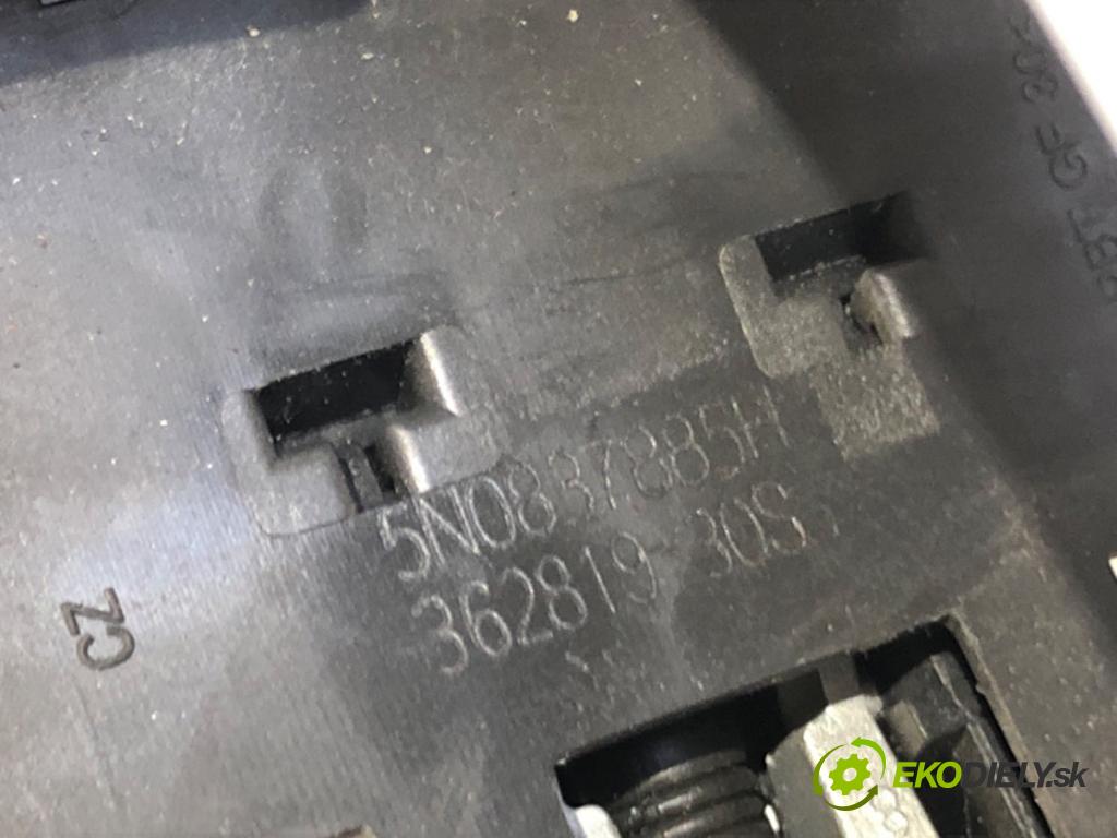 SKODA FABIA III liftback 2018 70 kW 1.0 TSI 999 Kľučka vonkajšia ľavy predný