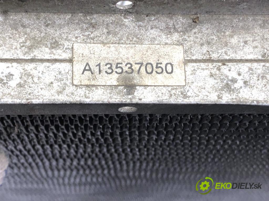 CHRYSLER 300C sedan 2004 183 kW 3.5 3518 chladič vody  (Chladiče vody)