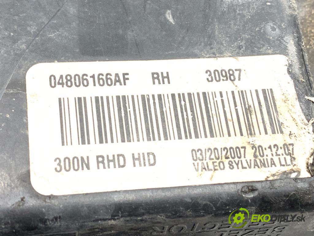 CHRYSLER 300C sedan 2004 183 kW 3.5 3518 světlomet pravý přední část 04806166AF