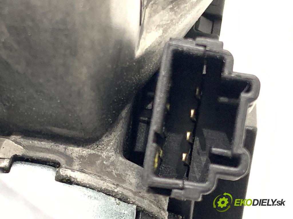 MERCEDES-BENZ W245 liftback 2006 85 kW B 170 (245.232) 1699 Motor stieračov zad A1698201440