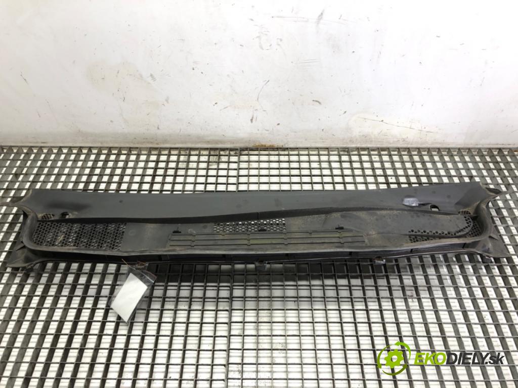 MERCEDES-BENZ W245 liftback 2006 85 kW B 170 (245.232) 1699 Torpédo, plast pod čelné okno 1698300013 (Torpédo (plast pod čelným sklom))