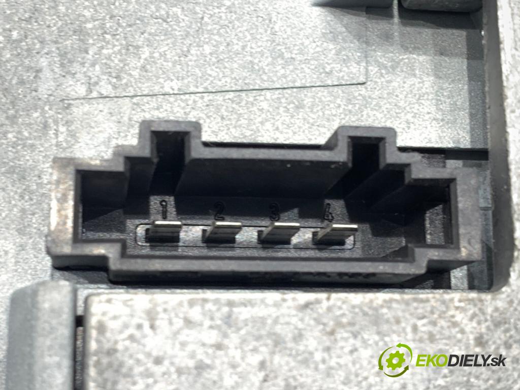 MERCEDES-BENZ W245 liftback 2006 85 kW B 170 (245.232) 1699 blokáda volantu A1694604016 (Ostatní)