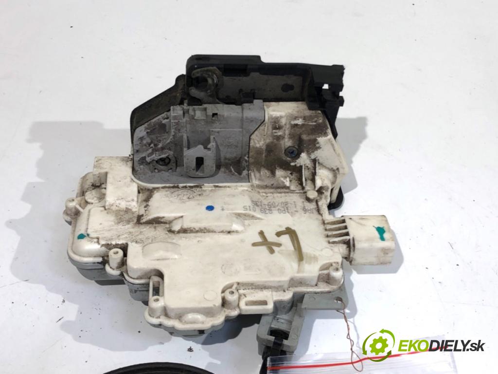 SEAT LEON II liftback 2009 66 kW 1.9 TDI 1896 zámok dveře levý zadní část 1P0839015