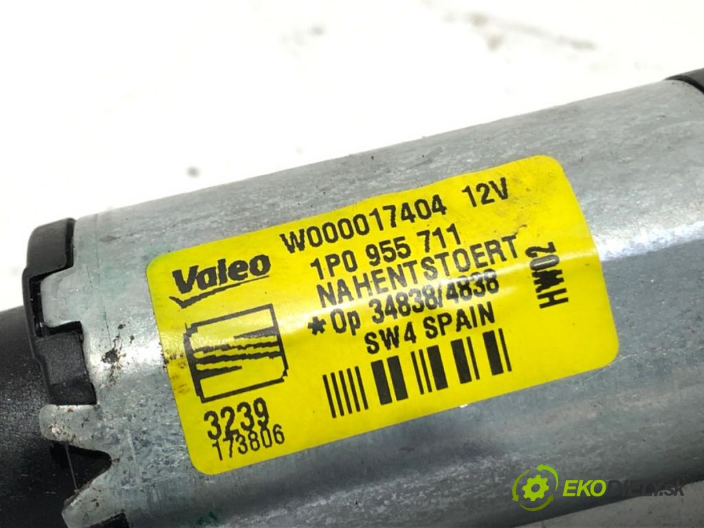 SEAT LEON II liftback 2009 66 kW 1.9 TDI 1896 Motor stieračov zad 1P0955711