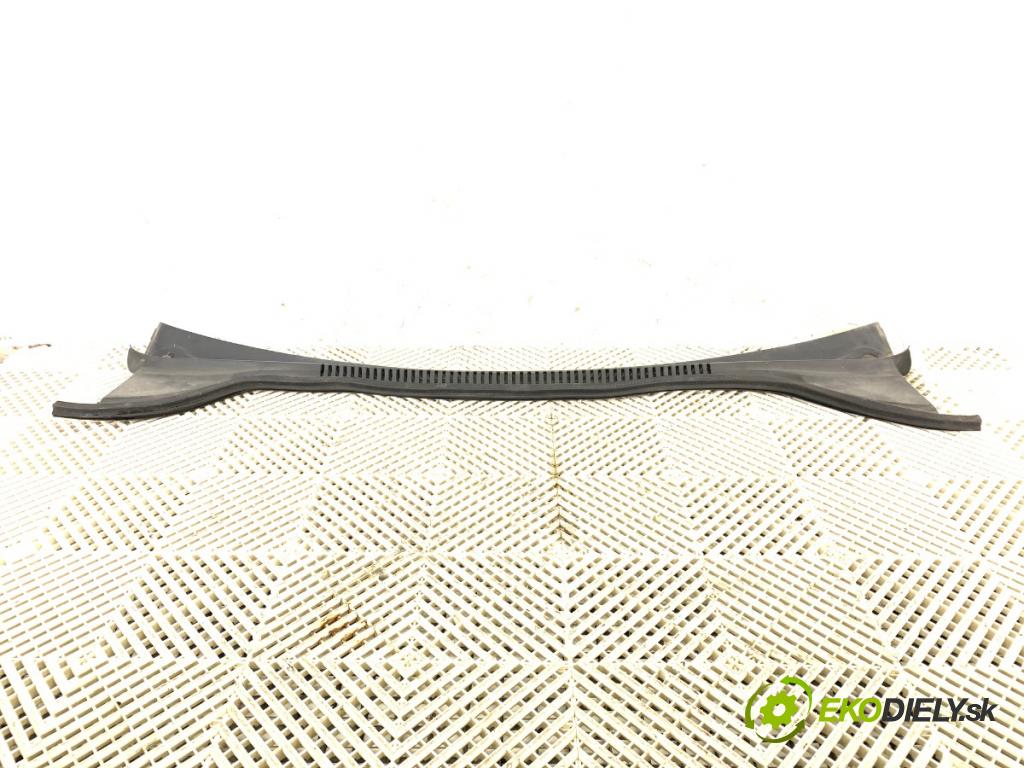 SEAT LEON II liftback 2009 66 kW 1.9 TDI 1896 Torpédo, plast pod čelné okno 1P0853185B (Torpédo (plast pod čelným sklom))