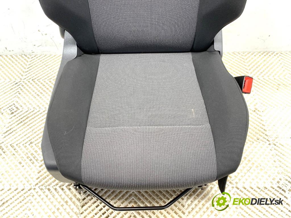 TOYOTA PROACE Nadwozie pełne/minivan 2021 96 kW 1.5 D-4D 130 (BPZMA) 1499 Sedadlo pravy predný