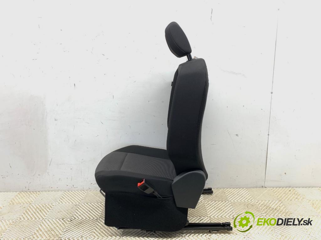 TOYOTA PROACE Nadwozie pełne/minivan 2021 96 kW 1.5 D-4D 130 (BPZMA) 1499 Sedadlo pravy predný
