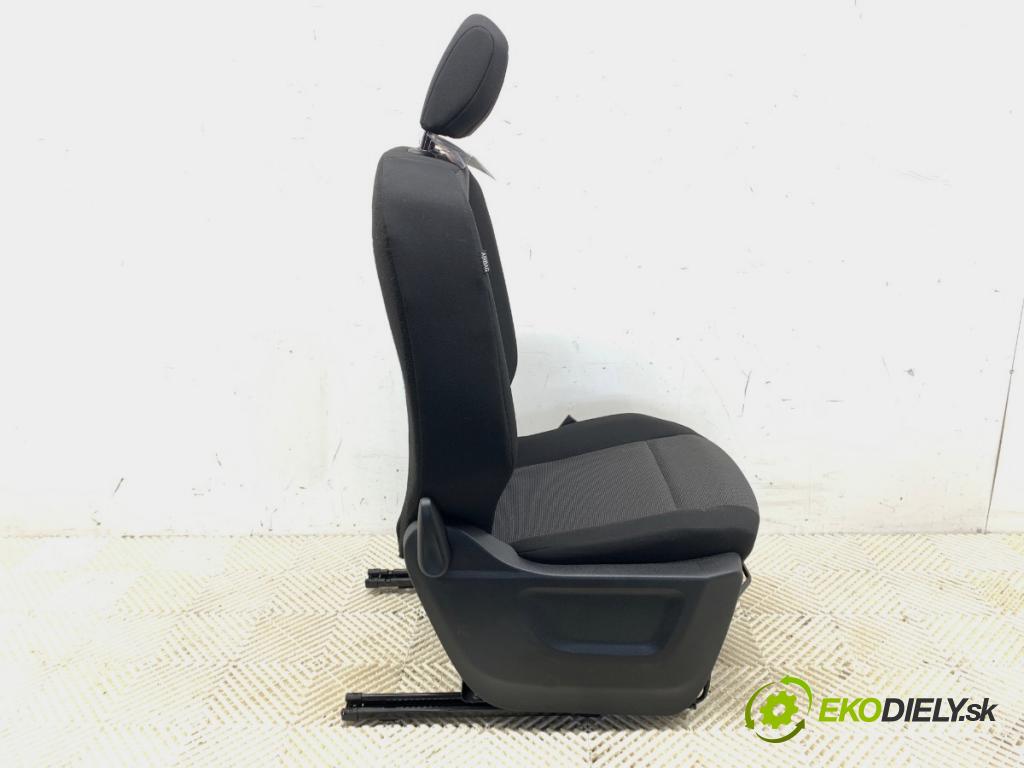 TOYOTA PROACE Nadwozie pełne/minivan 2021 96 kW 1.5 D-4D 130 (BPZMA) 1499 Sedadlo pravy predný