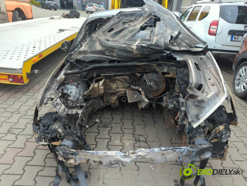 AUDI A3 8V liftback 2018 294 kW RS3 quattro 2480 KAROSERIA ČTVRŤÁK blatník zadní část levý pravý práh střecha PODŁUŻNICA levý pravý