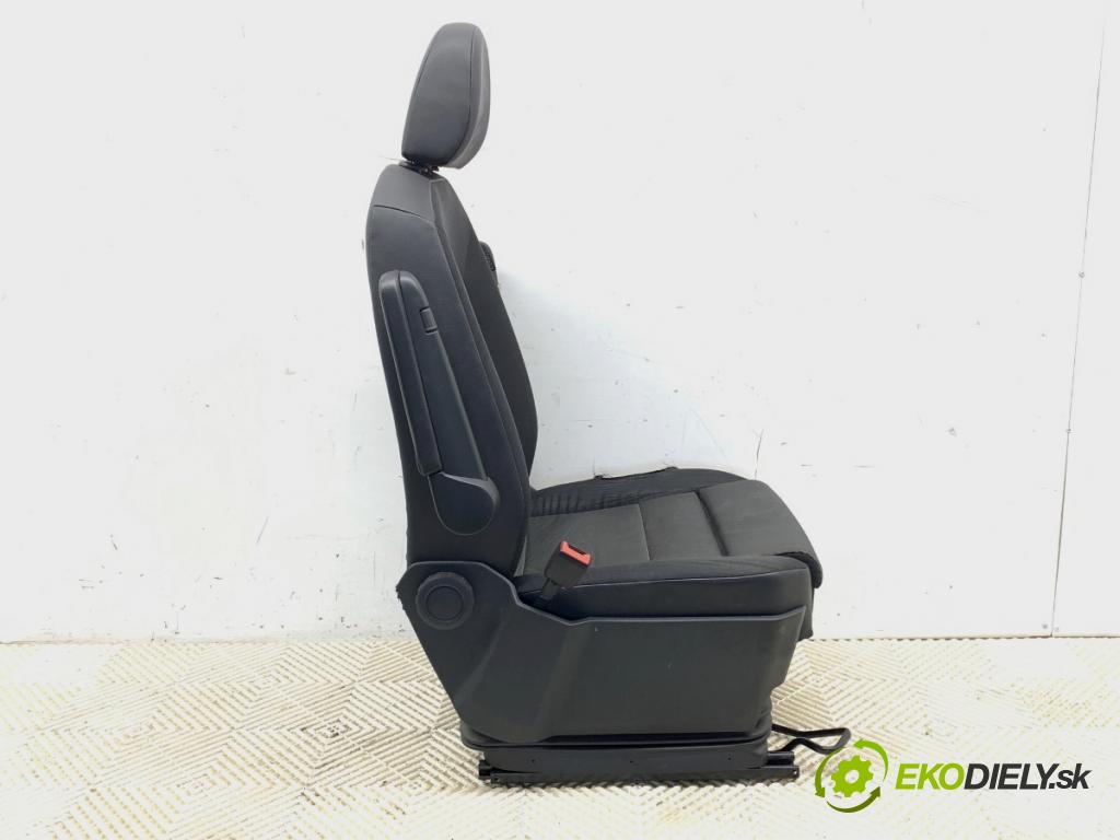 VW CRAFTER II Skrzynia 2022 130 kW 2.0 TDI 1968 Sedadlo ľavy predný