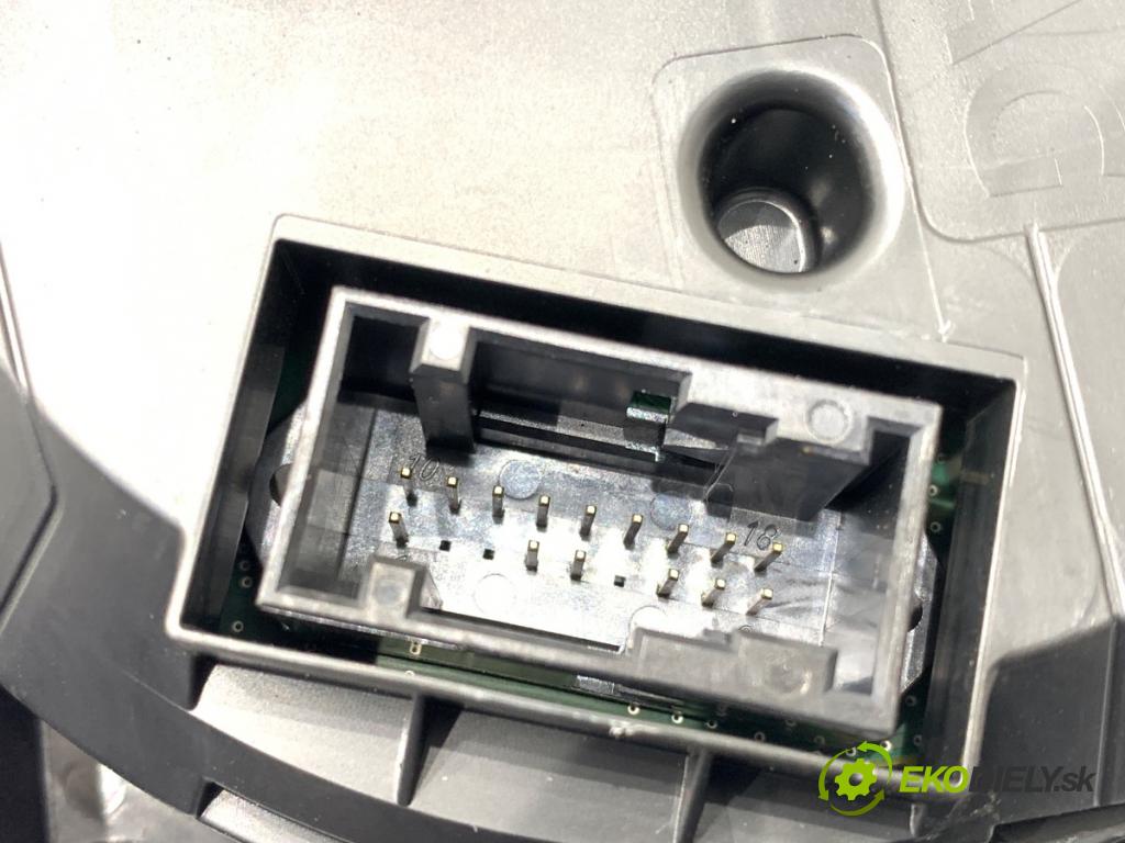 VW CRAFTER II Skrzynia 2022 130 kW 2.0 TDI 1968 Prístrojovka 7C0920749 (Prístrojová doska)