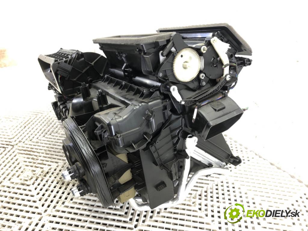 VW CRAFTER II Skrzynia 2022 130 kW 2.0 TDI 1968 Výhrevné teleso, radiátor kúrenia KOMBAJN