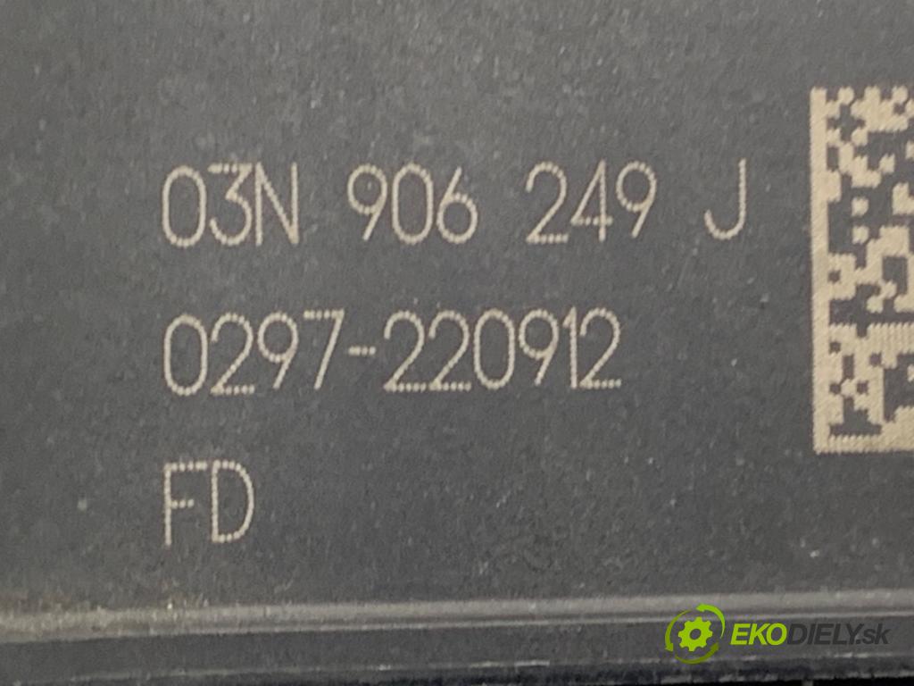 VW CRAFTER II Skrzynia 2022 130 kW 2.0 TDI 1968 DALŠÍ: pumpa vody 03N906249J (Vodní pumpy)