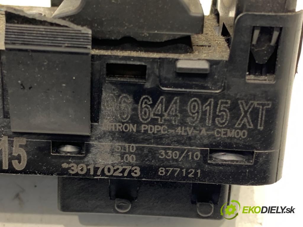 PEUGEOT 308 SW Kombi 2010 82 kW 1.6 HDi 1560 Prepínač okien 96644915XT (Prepínacie páčky pod volantom)