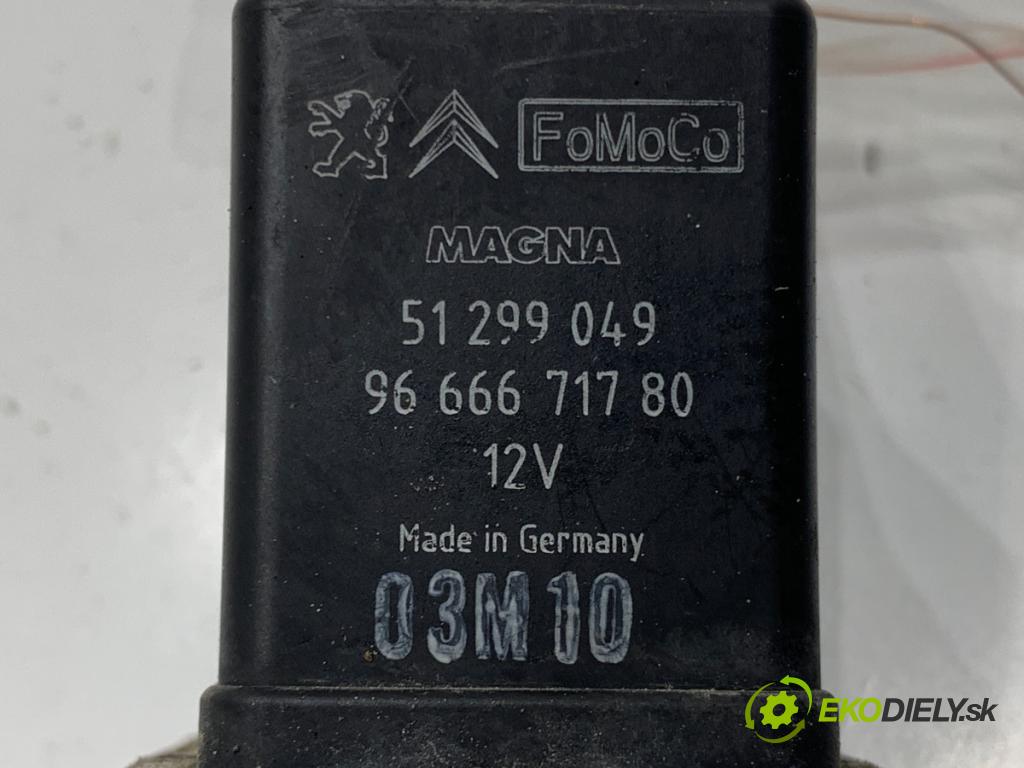 PEUGEOT 308 SW Kombi 2010 82 kW 1.6 HDi 1560 relé sviečok žhavenia 966671780 (Relé)