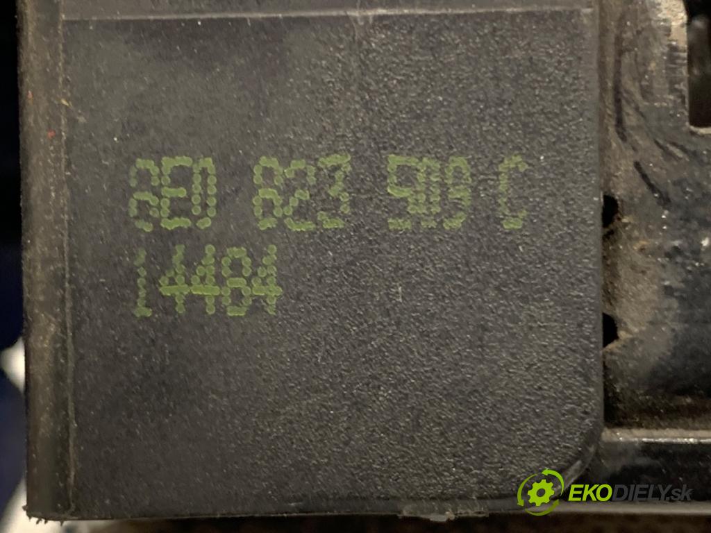 AUDI A4 B7 Kombi 2005 103 kW 2.0 TDI 16V 1968 zámok kapoty přední část 8E0823509C