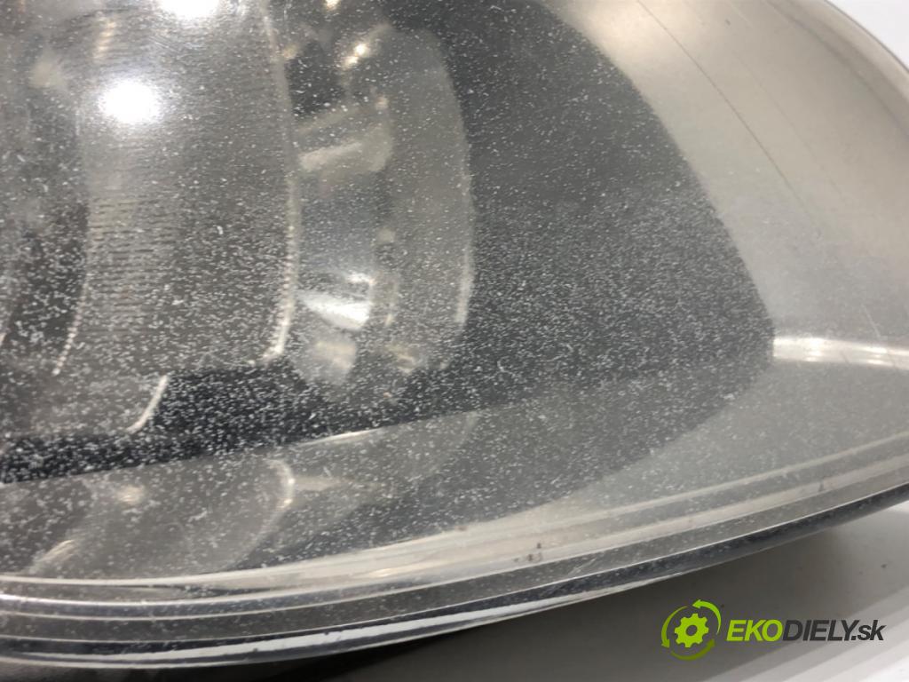 AUDI A4 B7 Kombi 2005 103 kW 2.0 TDI 16V 1968 světlomet pravý přední část 8E0941004AJ