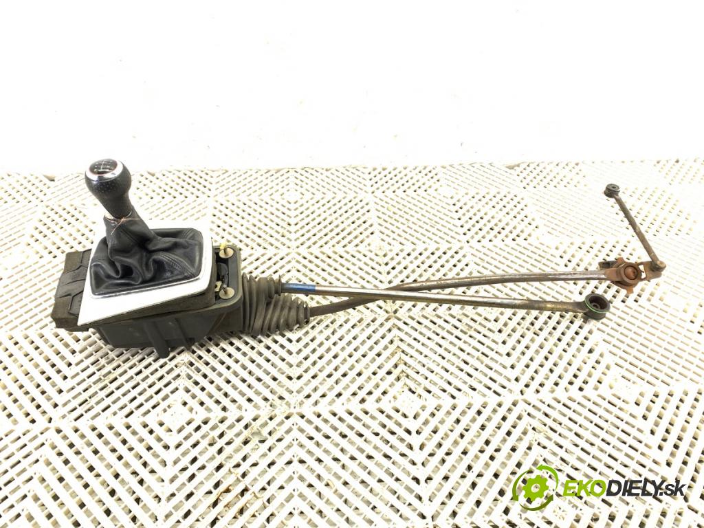 AUDI A4 B7 Kombi 2005 103 kW 2.0 TDI 16V 1968 Kulisa 8E0711025QS (Rýchlostná páka (kulisa))