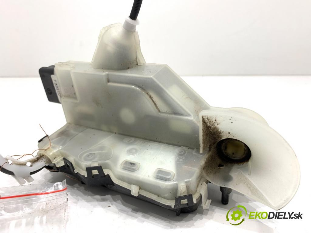 TOYOTA PROACE Nadwozie pełne/minivan 2021 96 kW 1.5 D-4D 130 (BPZMA) 1499 zámok dveře zadní část levý 163441