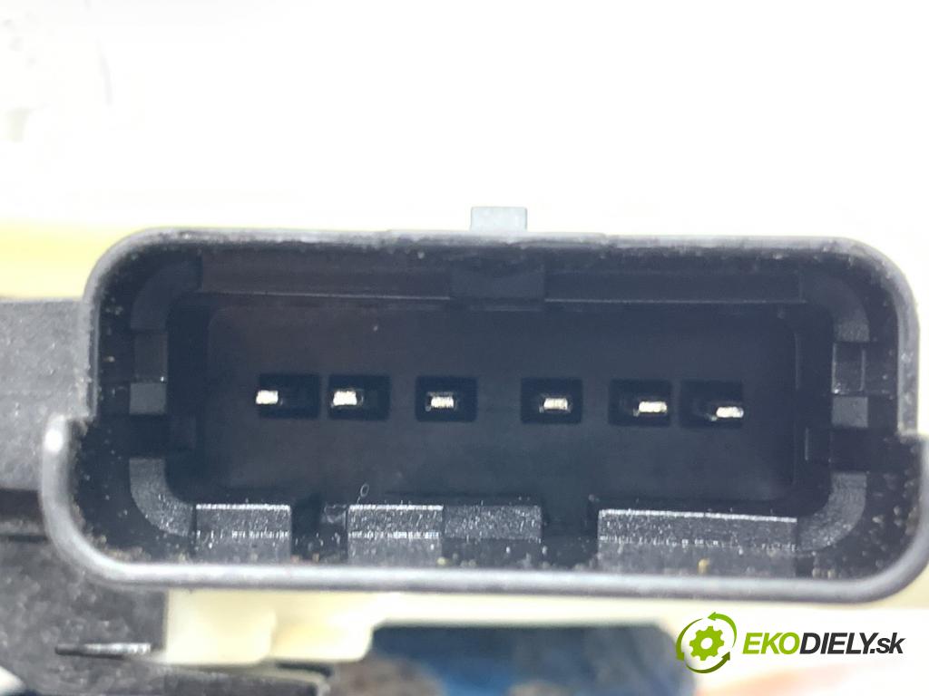TOYOTA PROACE Nadwozie pełne/minivan 2021 96 kW 1.5 D-4D 130 (BPZMA) 1499 zámok dveře zadní část pravý 221720