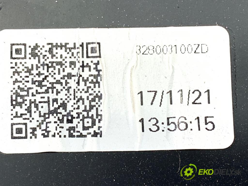 TOYOTA PROACE Nadwozie pełne/minivan 2021 96 kW 1.5 D-4D 130 (BPZMA) 1499 Priehradka, kastlík spolujazdca  (Priehradka (kastlík))