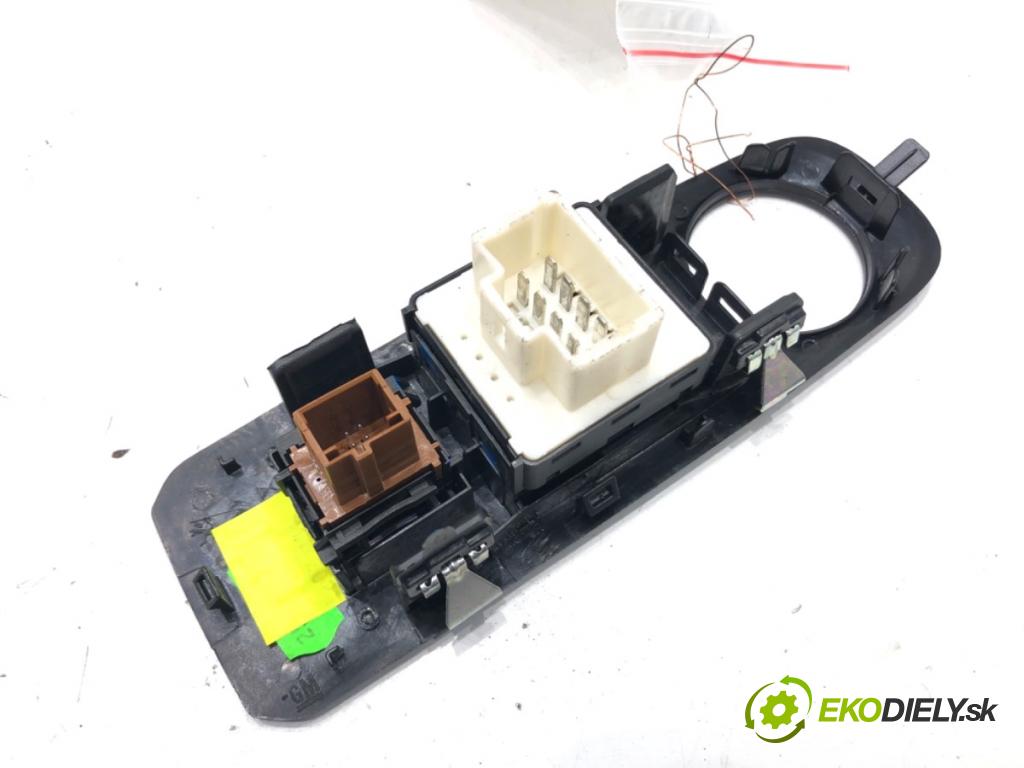 TOYOTA PROACE Nadwozie pełne/minivan 2021 96 kW 1.5 D-4D 130 (BPZMA) 1499 Prepínač okien 98177359ZD (Prepínacie páčky pod volantom)