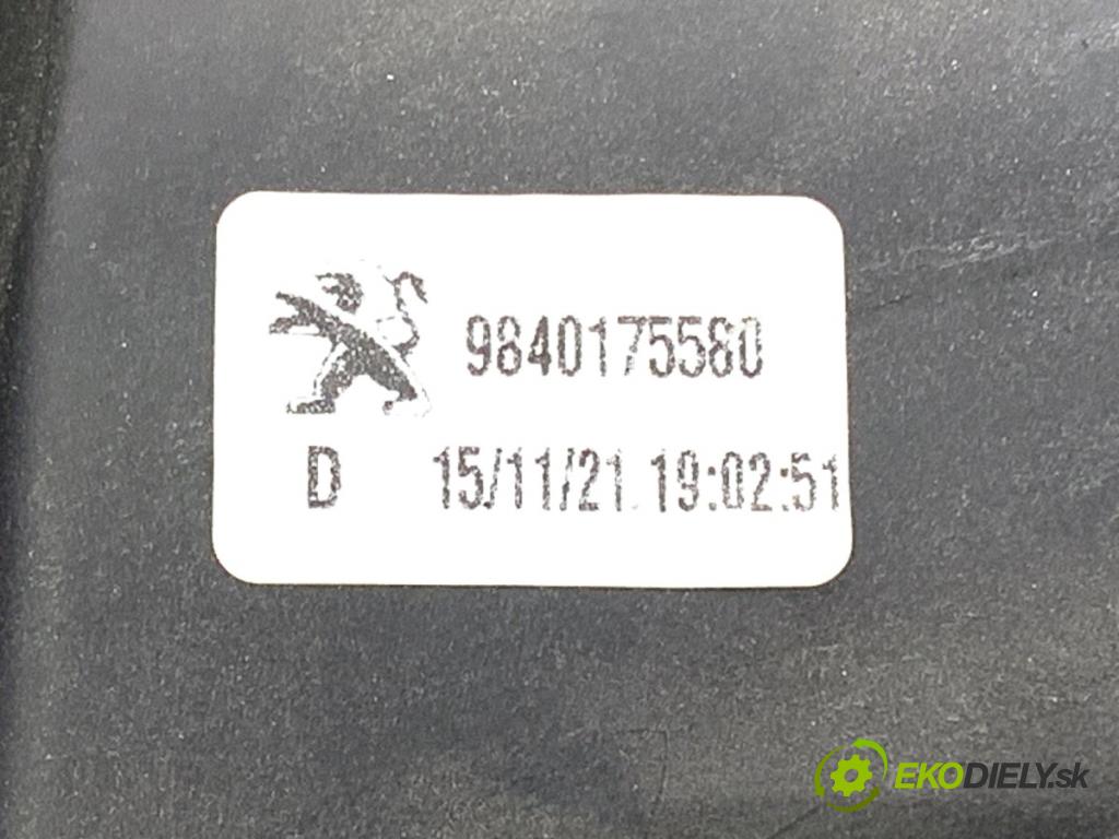 TOYOTA PROACE Nadwozie pełne/minivan 2021 96 kW 1.5 D-4D 130 (BPZMA) 1499 mechanismus okna pravý přední část 9840175580