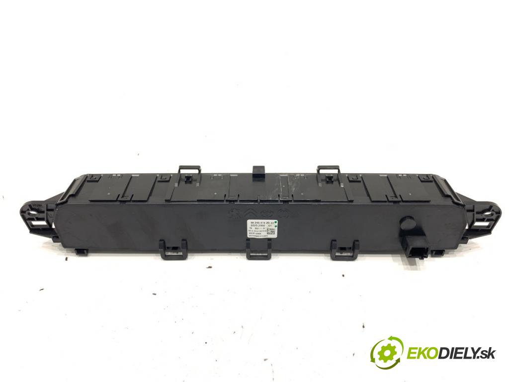 TOYOTA PROACE Nadwozie pełne/minivan 2021 96 kW 1.5 D-4D 130 (BPZMA) 1499 Panel ovládania kúrenia 98340416ZD (Prepínacie páčky pod volantom)