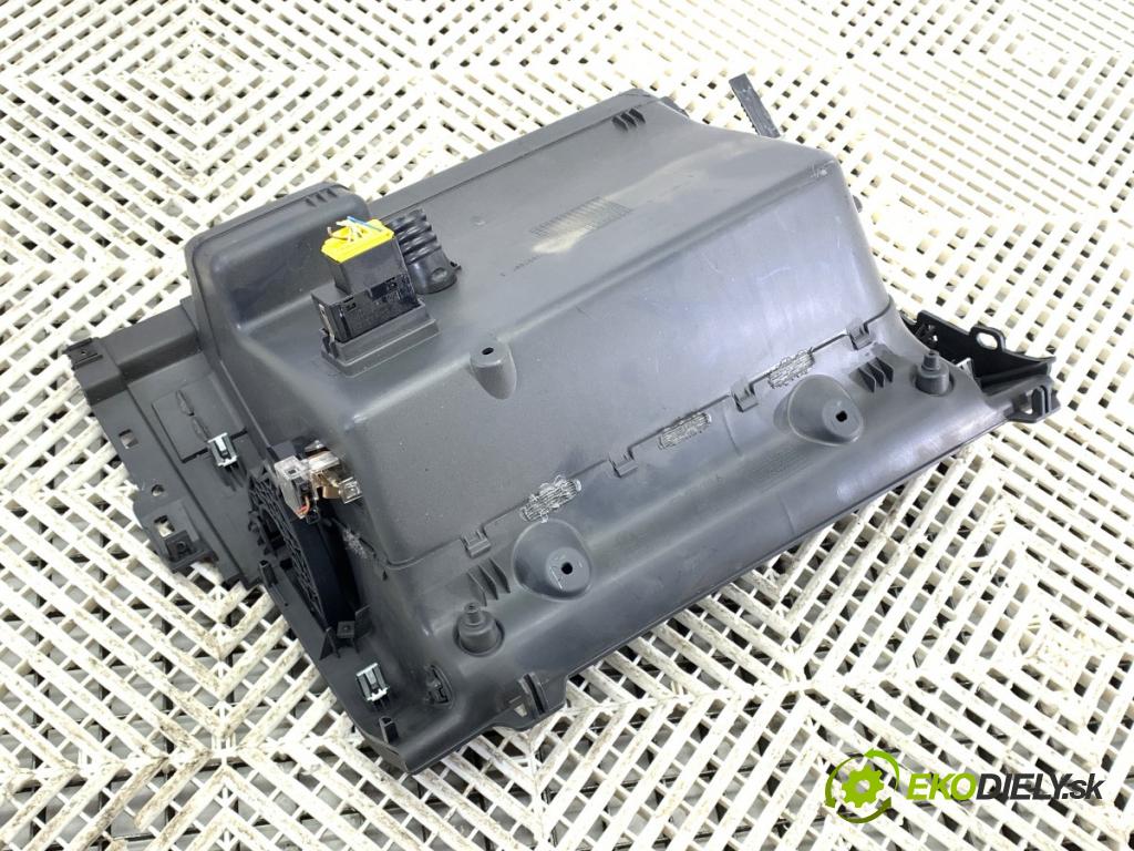 VW TOURAN nadwozie wielkoprzestrzenne (MPV) 2006 125 kW 2.0 TDI 1968 Priehradka, kastlík spolujazdca  (Priehradka (kastlík))