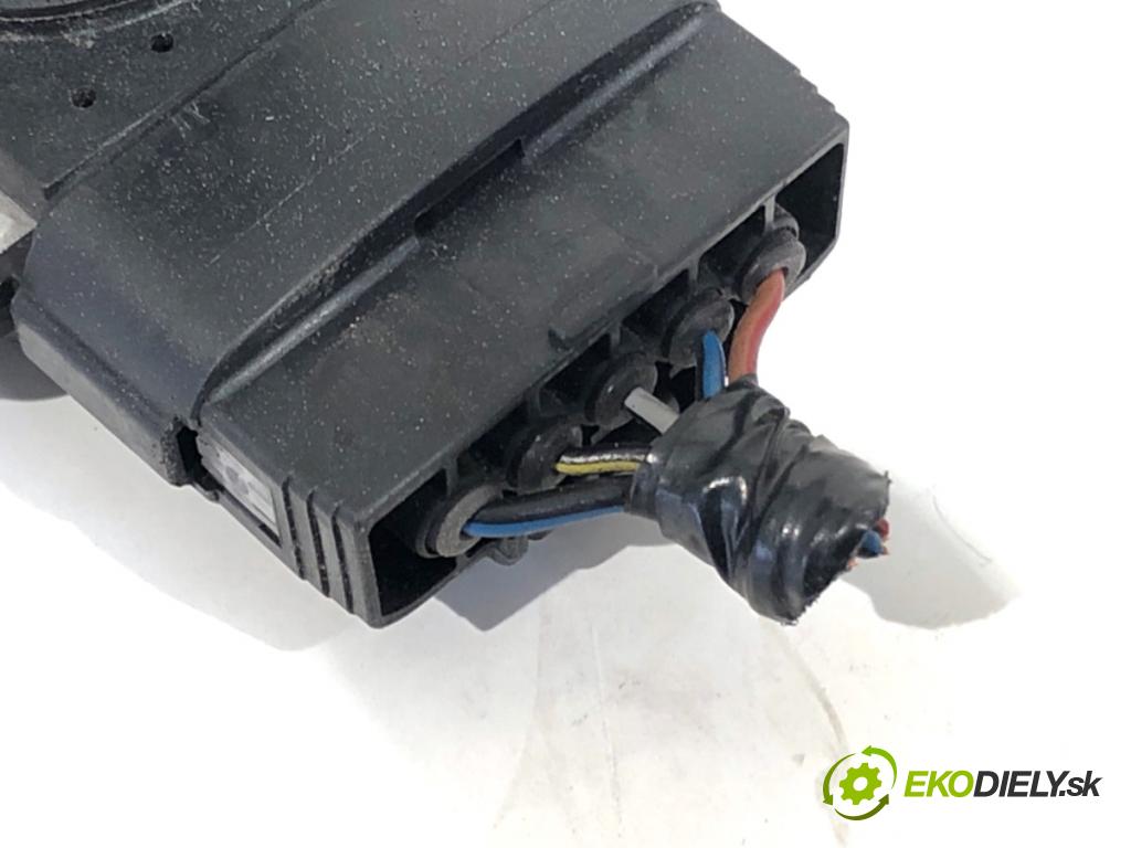 MAZDA 6 GH Kombi 2008 103 kW 2.0 MZR-CD (GH14) 1998 Váha vzduchu LMM8111-052 (Váha vzduchu)