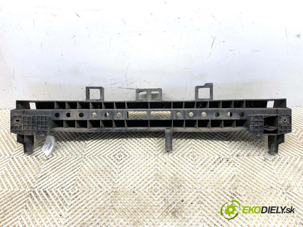 RENAULT CLIO IV liftback 2013 66 kW 1.5 dCi 90 1461 výztuha nárazníka zadní část  (Výztuhy zadní)