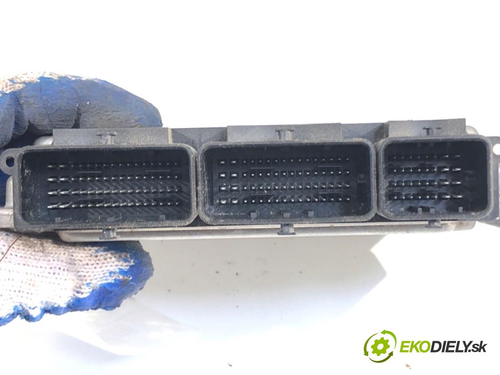 RENAULT CLIO IV liftback 2013 66 kW 1.5 dCi 90 1461 riadiaca jednotka Motor 237102747R (Riadiaca jednotka)
