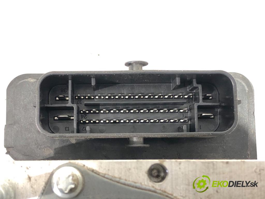 RENAULT CLIO IV liftback 2013 66 kW 1.5 dCi 90 1461 Pumpa ABS 476608644R (Pumpa ABS)
