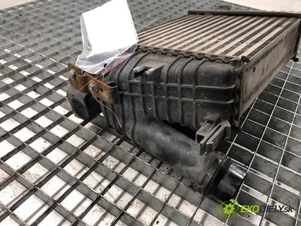 RENAULT CLIO IV liftback 2013 66 kW 1.5 dCi 90 1461 intercooler 144961381R (Intercooler (chladič nasávaného vzduchu))