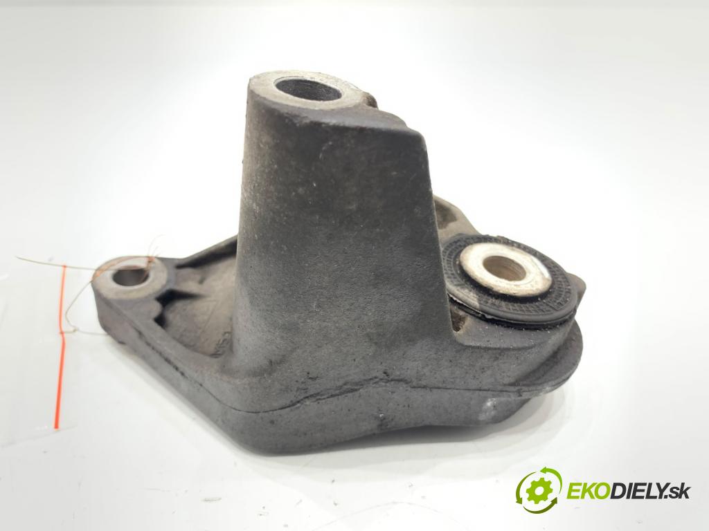 FORD FOCUS II liftback 2008 74 kW 1.6 1596 Držiak prevodovky