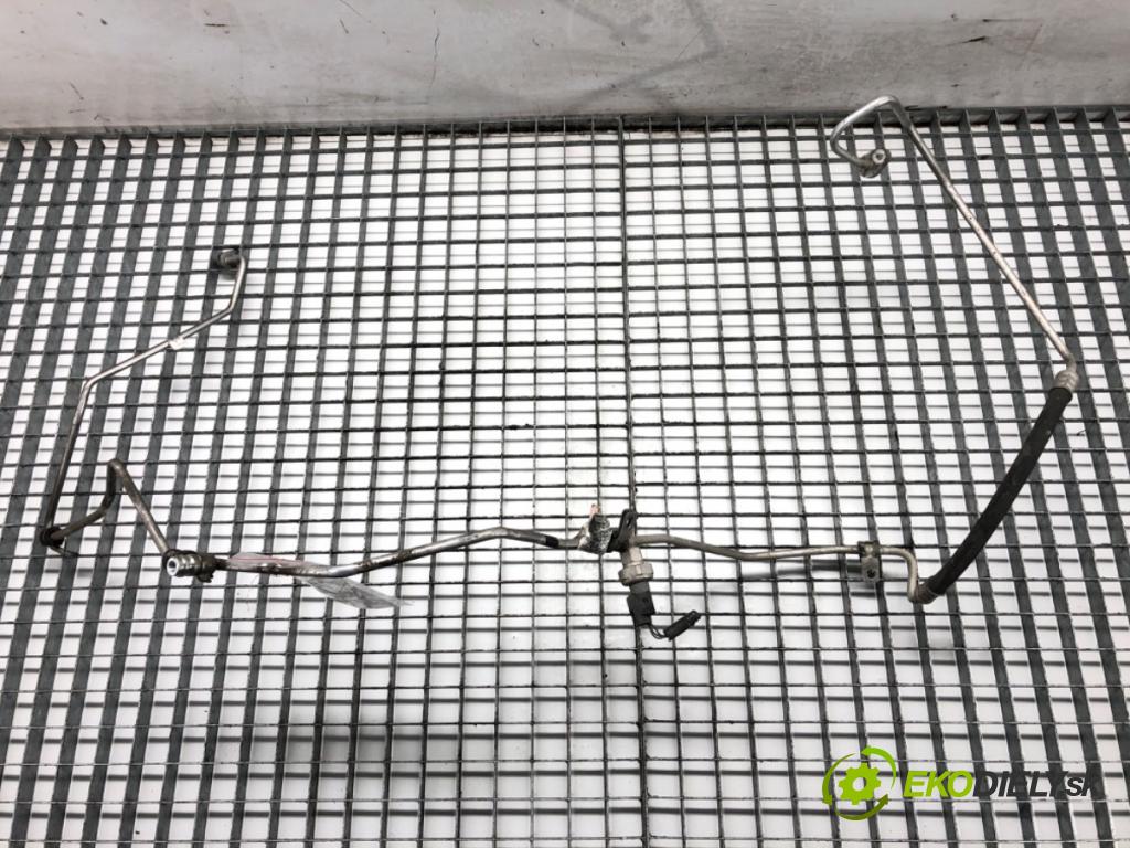 RENAULT CLIO IV liftback 2013 66 kW 1.5 dCi 90 1461 rúrka klimatizácie 924403126R (Rúrka klimatizácie)