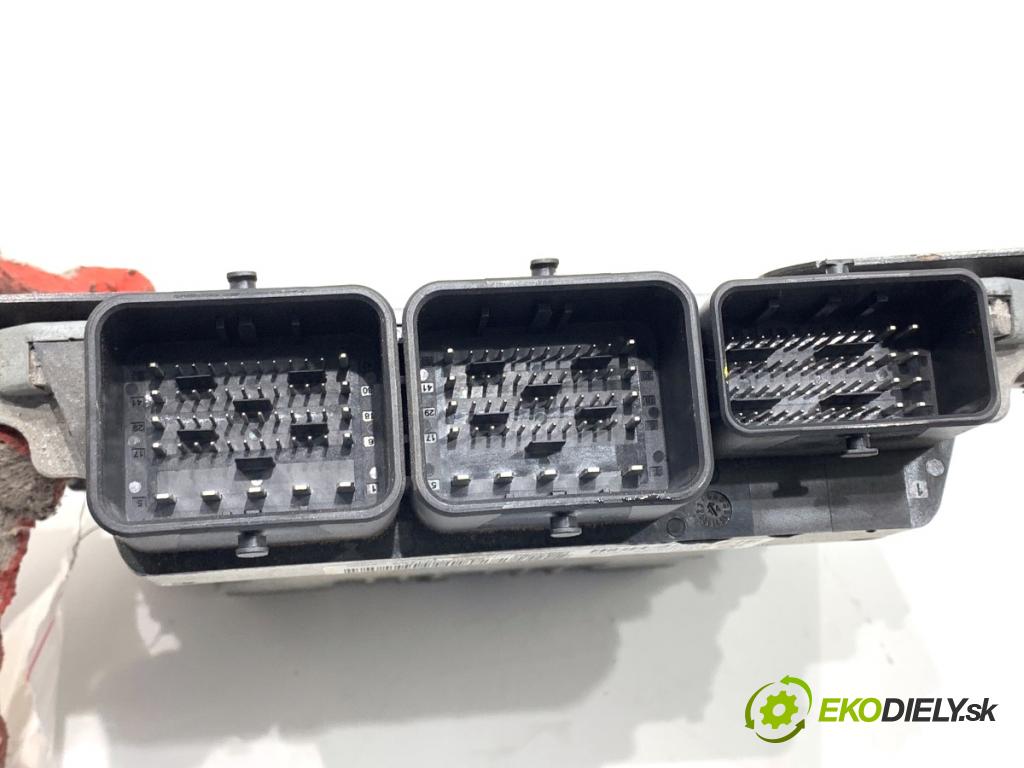 PEUGEOT 3008 nadwozie wielkoprzestrzenne (MPV) 2014 84 kW 1.6 HDi 1560 riadiaca jednotka Motor 9800268980 (Riadiaca jednotka)