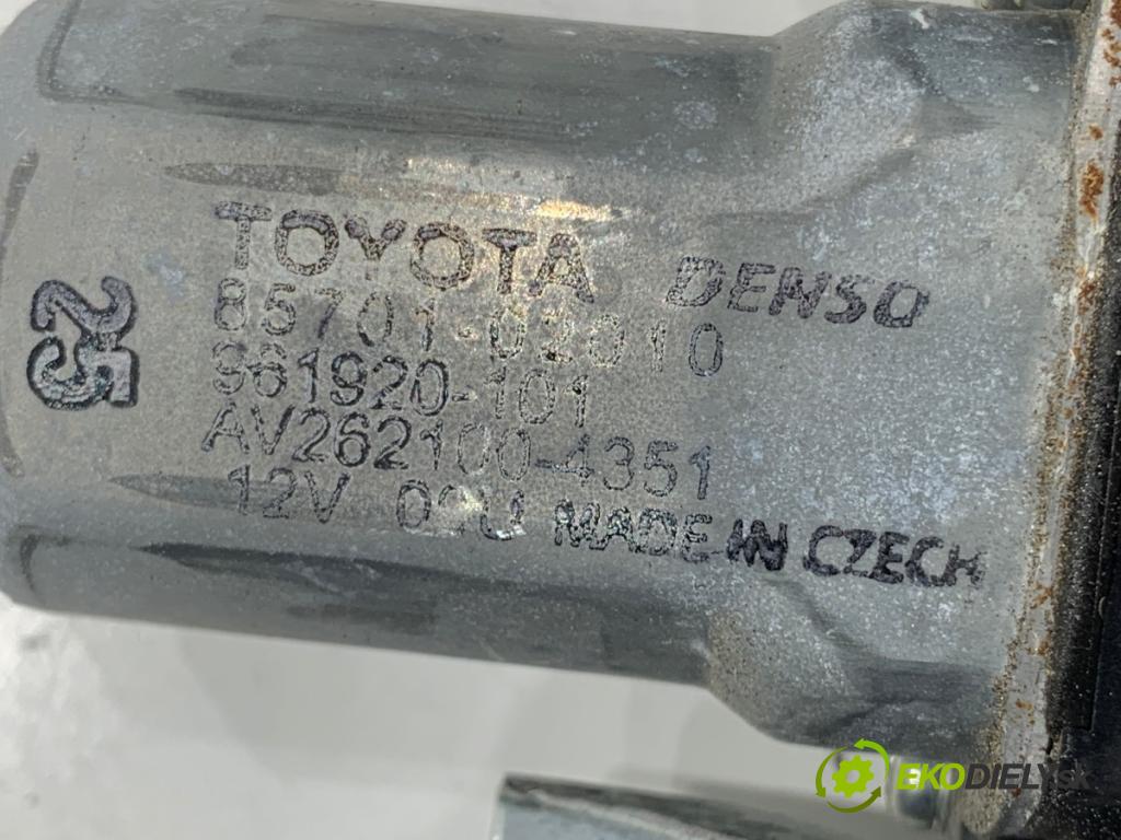 TOYOTA AURIS II Kombi 2017 73 kW 1.8 Hybrid (ZWE186_) 1798 mechanismus okna pravý přední část 85701-02010