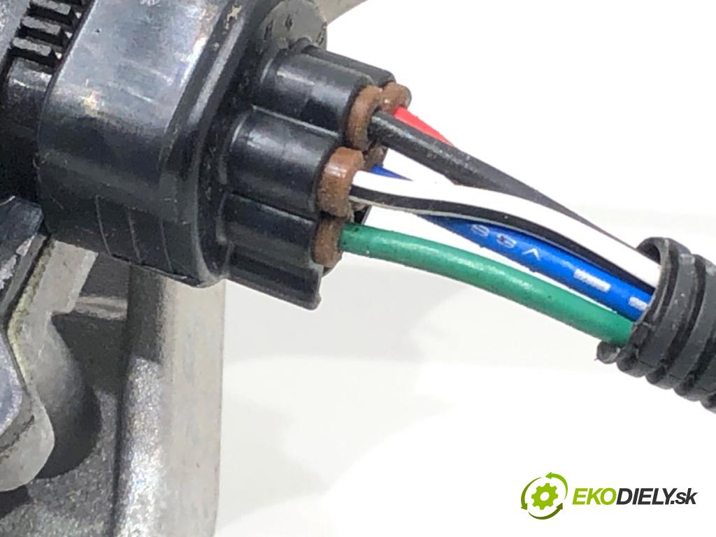 TOYOTA AURIS II Kombi 2017 73 kW 1.8 Hybrid (ZWE186_) 1798 Mechanizmus stieračov predný 85110-02340 (Motorček stieračov predný)