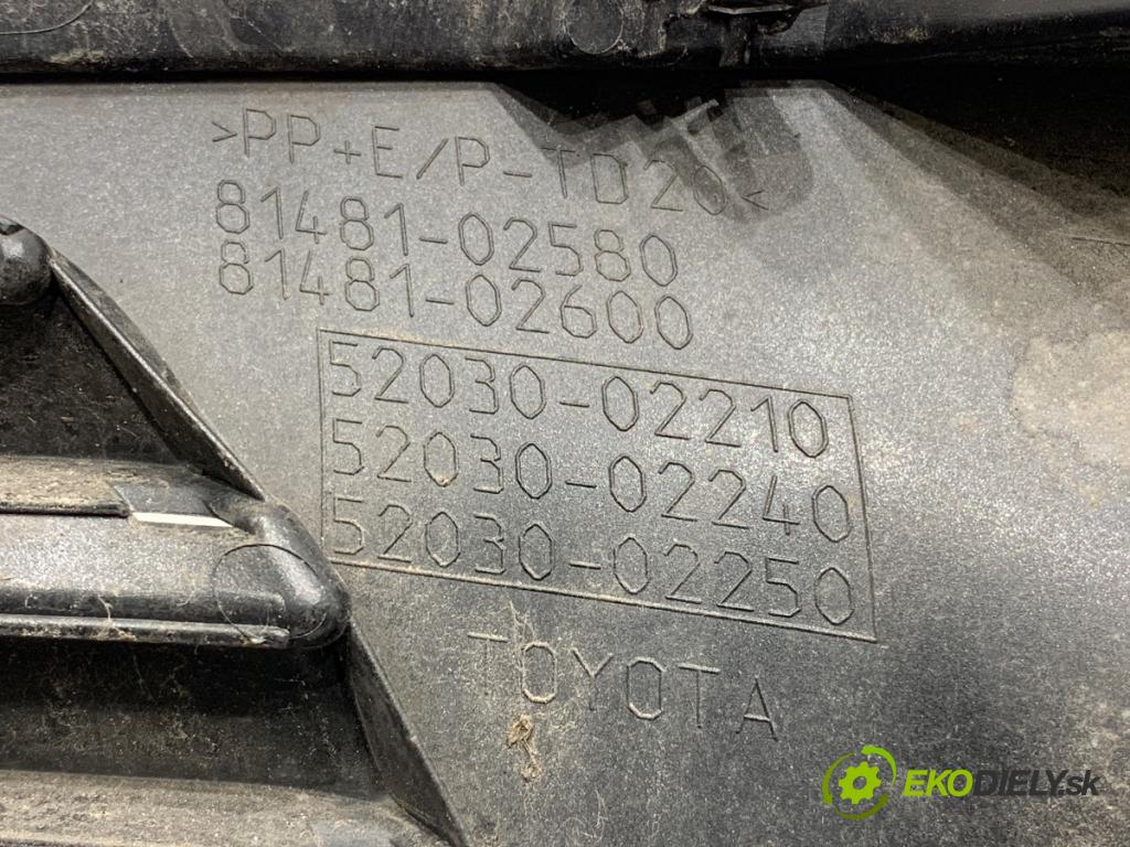 TOYOTA AURIS II Kombi 2017 73 kW 1.8 Hybrid (ZWE186_) 1798 mří nárazníka pravý přední část 81481-02580