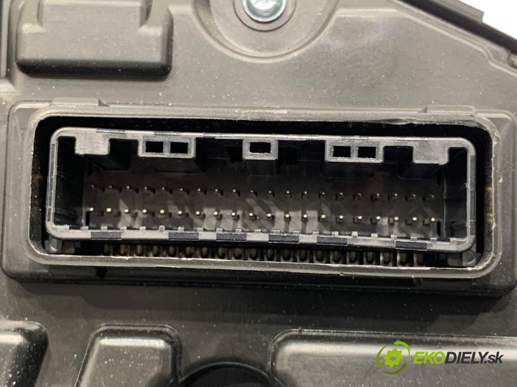 TOYOTA AURIS II Kombi 2017 73 kW 1.8 Hybrid (ZWE186_) 1798 Prístrojovka A2C94485000 (Prístrojová doska)