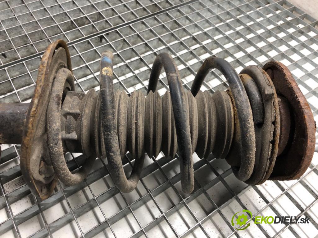 TOYOTA AURIS II Kombi 2017 73 kW 1.8 Hybrid (ZWE186_) 1798 Tlmič pravy predný