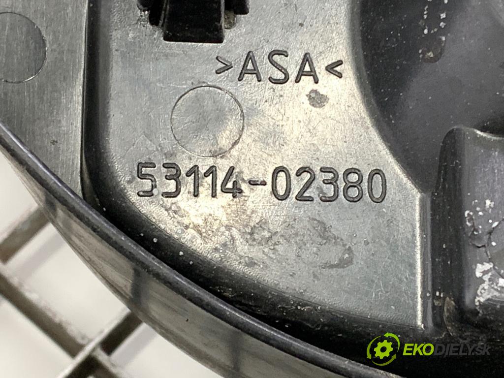TOYOTA AURIS II Kombi 2017 73 kW 1.8 Hybrid (ZWE186_) 1798 mřížka maska 53114-02380 (Mřížky (masky) chladičů)